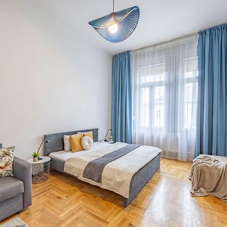 Super Central Cozy Home On The St. Stephen Road Budapest Extérieur photo
